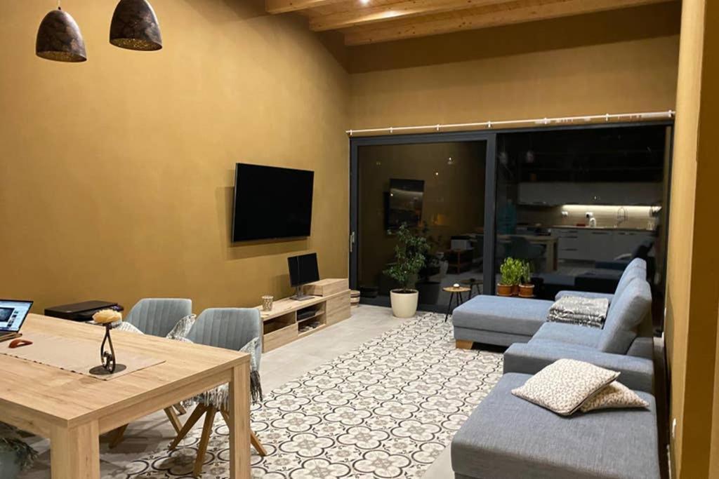Clay Apartment Borik Virivka Len V Letnom Obdobi ชิลินา ภายนอก รูปภาพ