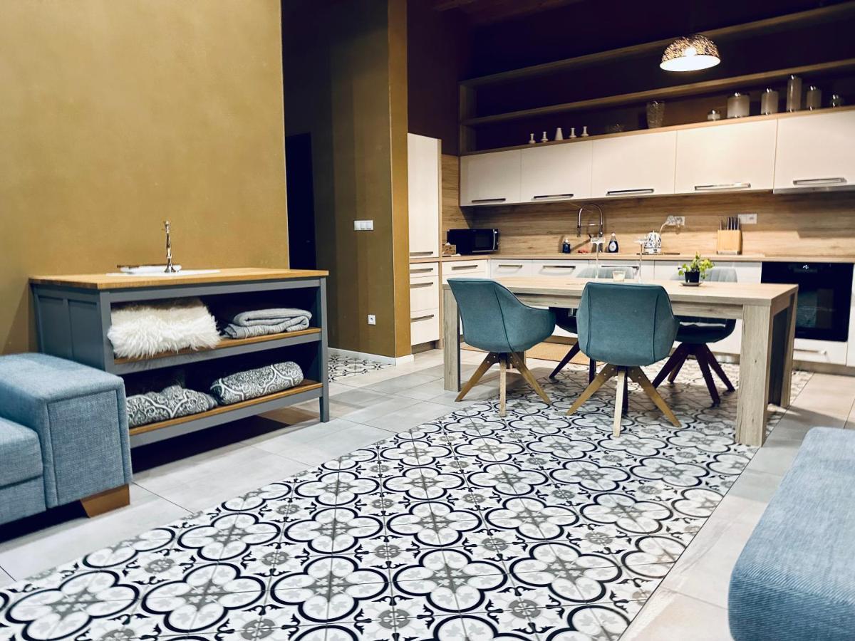 Clay Apartment Borik Virivka Len V Letnom Obdobi ชิลินา ภายนอก รูปภาพ