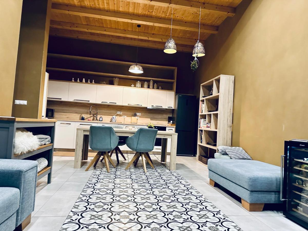 Clay Apartment Borik Virivka Len V Letnom Obdobi ชิลินา ภายนอก รูปภาพ